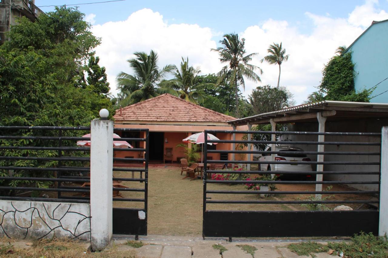 One More Day Hostel Weligama Exterior photo